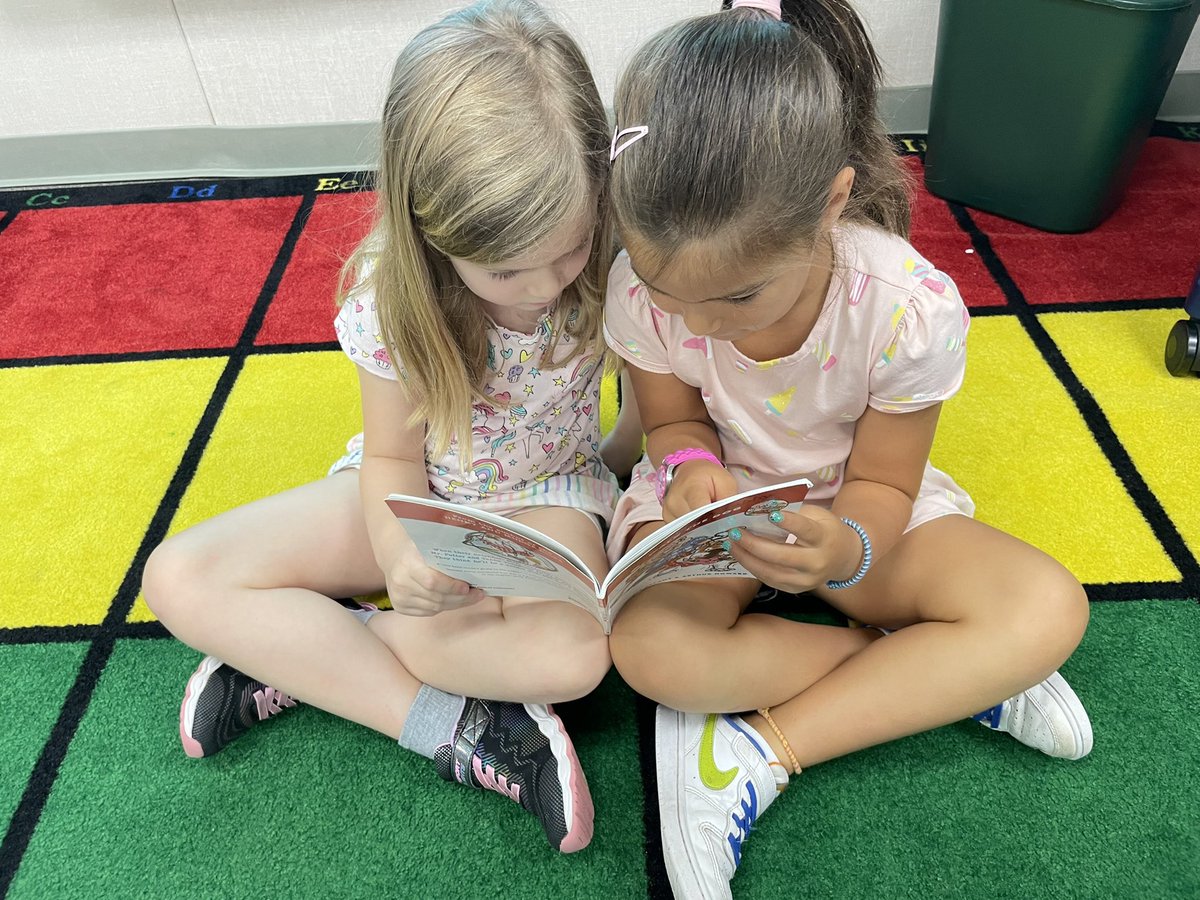 A Picture is worth a thousand words!!! 💙💙🙌🙌. Check out these rock star 1st graders! Setting up AND modeling expectations for SUCCESS!!! @CWE_Cougars @CinSny_CWE @Jus4DrB @PBIS