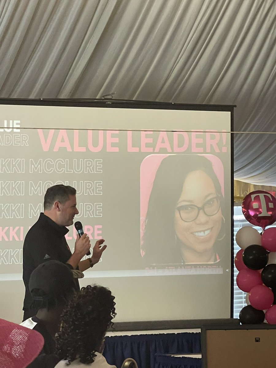 Nikki Lena tweet media