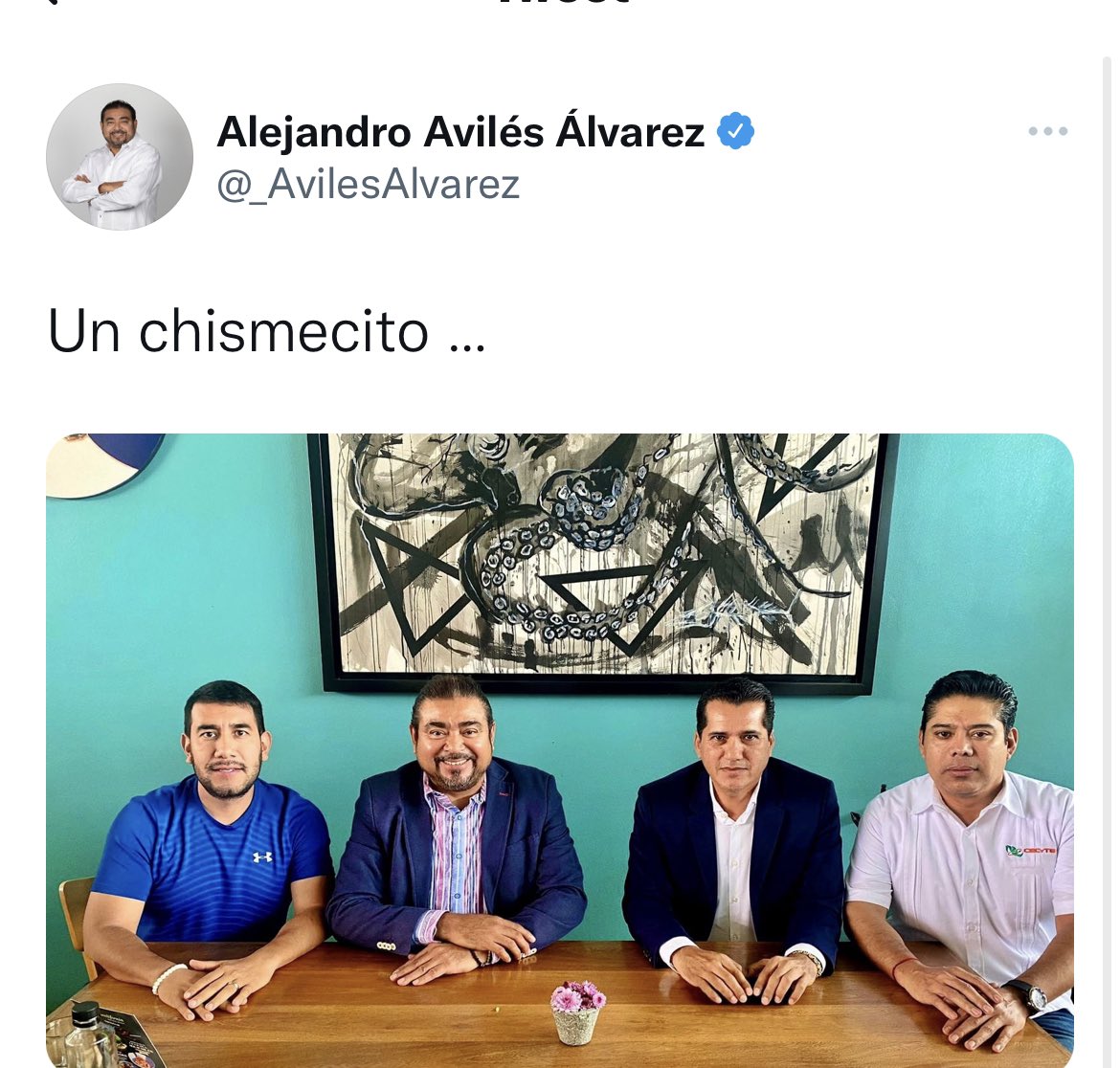 MLS_censura's tweet photo. Quién fuera el #EternoPluri, que se la pasa de chismecito en chisme cito, eso sí, cobra su sueldo íntegro. Mientras más del 60 por ciento de Oaxaqueños no tiene ni para la canasta básica. Póngase a trabajar holgazán ❗️.  @VitoArturo @felipegc1908 @MariaCabadas @PINKY_OFICIAL https://t.co/xAcAuVTyfz