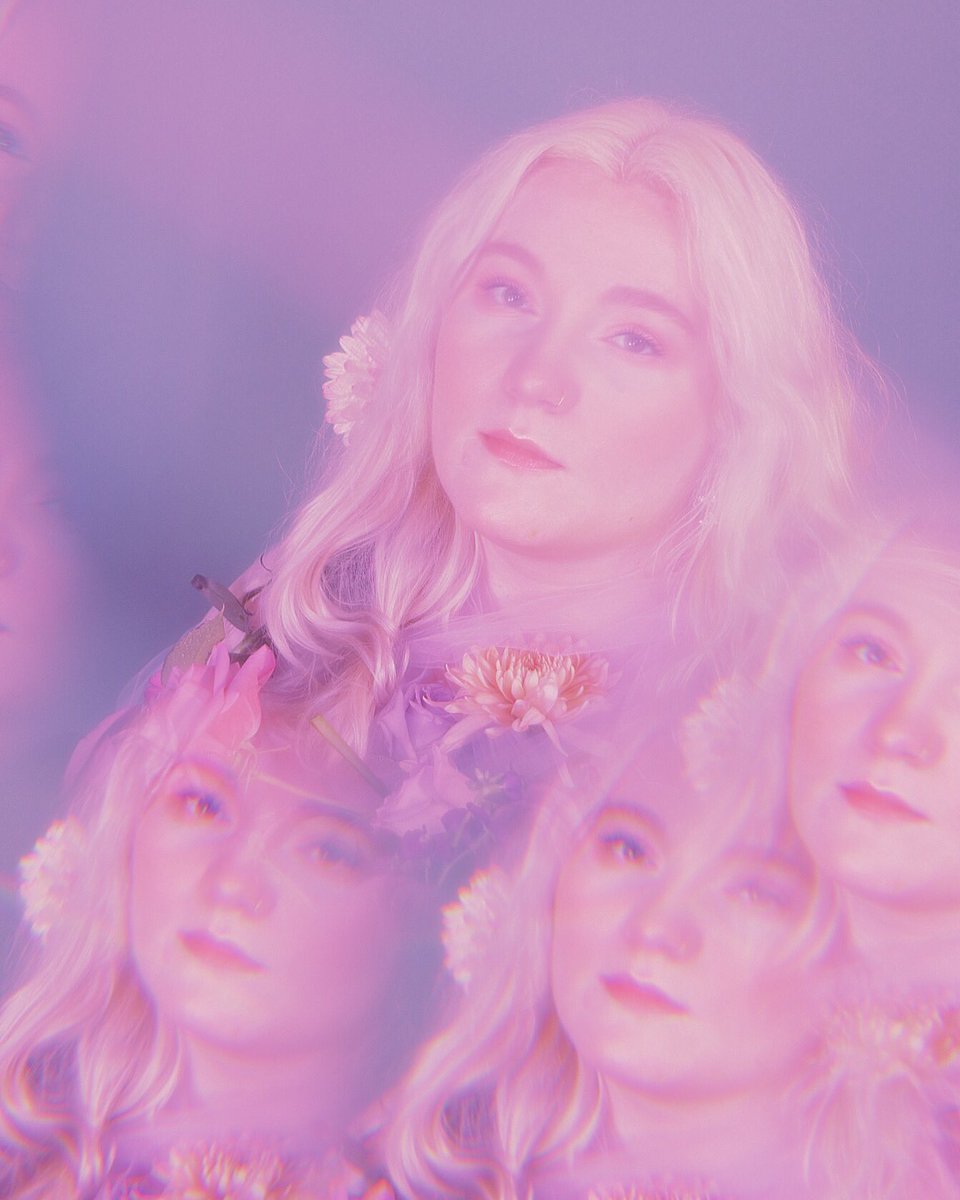 BLOOM! IS OUT NOW!! 💖🌸✨💕🌼🌻☀️🌺🌷✨💫⭐️🌟☀️💗💖🌸💕🌟✨🌼 

click that bio link 💃