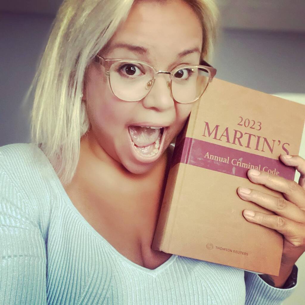 kwetoday's tweet photo. Excited for 2023 Martin’s! 🙋🏻♀️💞💫👩🏻⚖️
#criminallaw #criminallitigation #mentalhealthlitigation #charterlitigation #constitutionallitigation #litigation #litigators https://t.co/ShuqR22dsG https://t.co/aoCtgXPydK