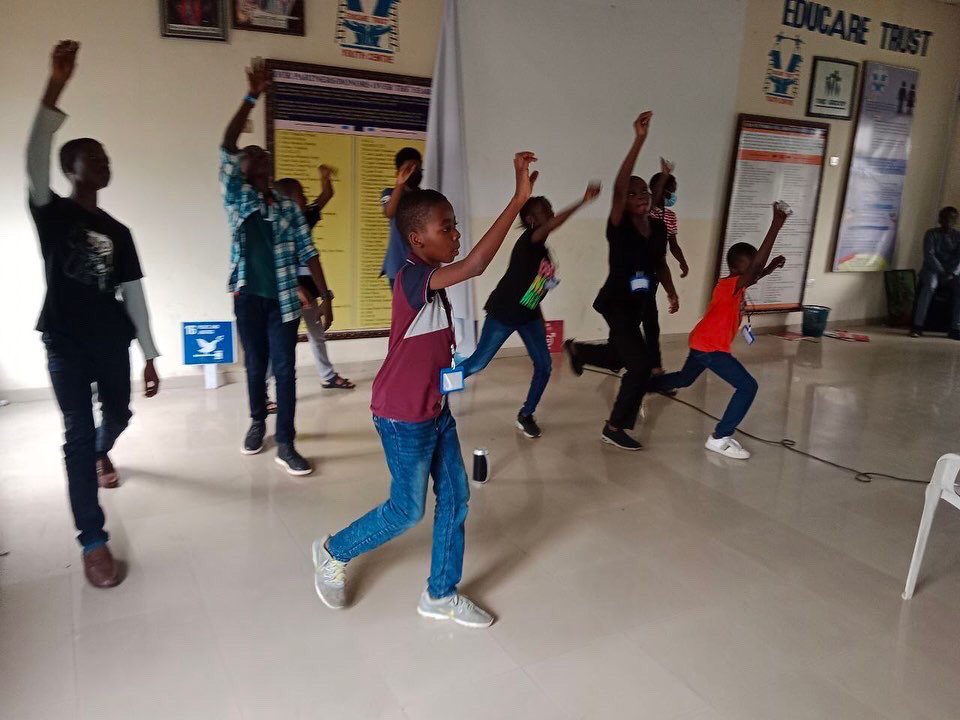 asidofoundation's tweet photo. To wrap up Day 2 of our Adolescent boot camp for mental health, We had the “gratitude dance” session, and competitions across the 5 healing circles (Breakout Groups).
Delivery back to back! 😎
Our hearts out to all participants of the Bootcamp.❤️
#Mentalhealth #ABC4MH https://t.co/NwoqVrklif