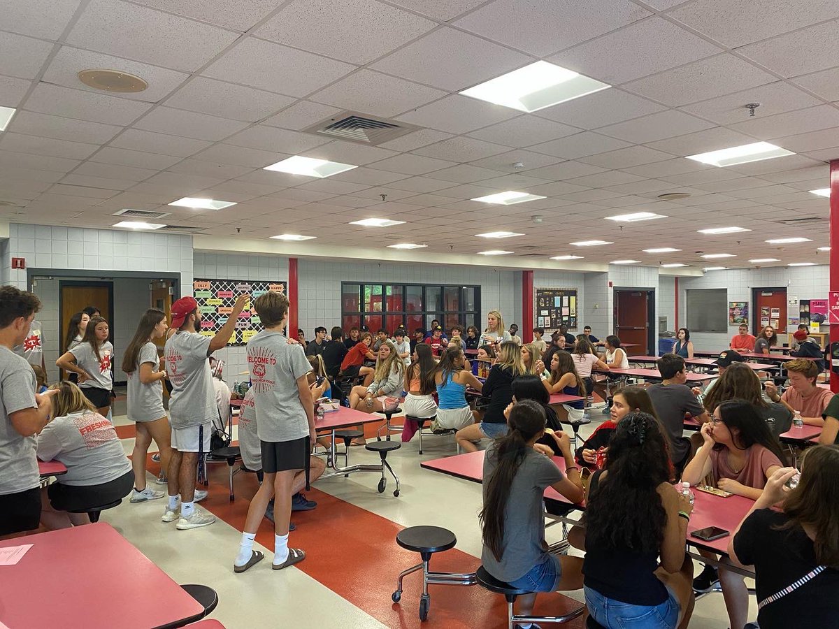 TyngsboroughPS's tweet photo. Today Tyngsborough High hosted freshmen/new student orientation! Students got an introduction to THS, a school tour and to play trivia games with the senior sidekicks! Thank you to all seniors who volunteered. #tpsprepares #backtoschool https://t.co/kGipcJauDM