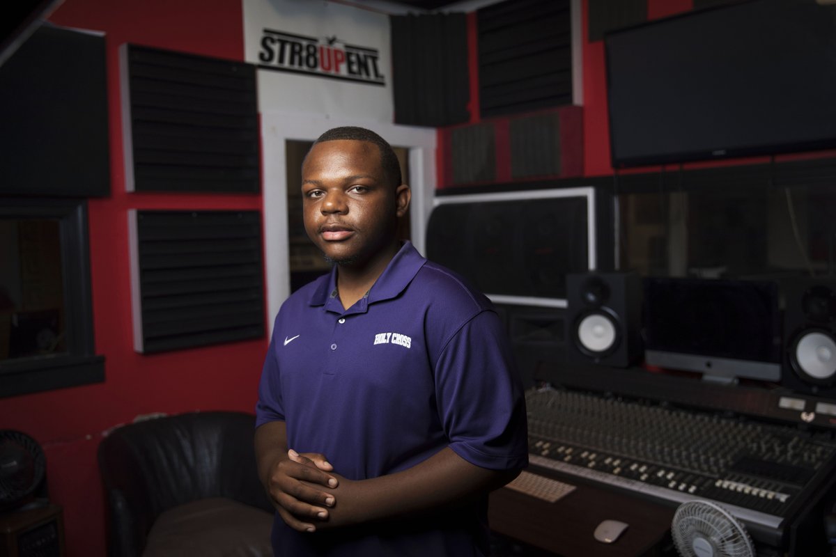 College of the Holy Cross tweet media