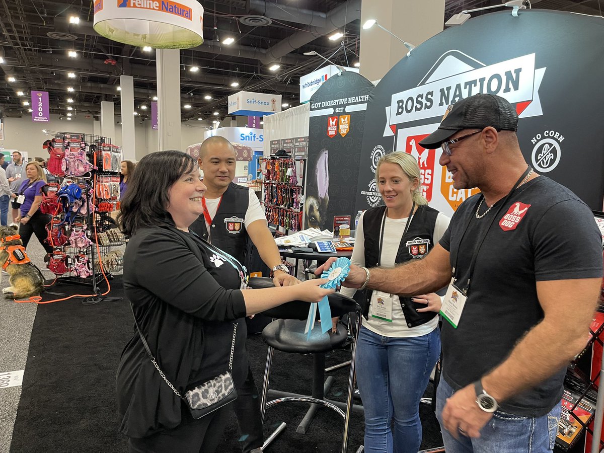 blogpaws's tweet photo. More #BlogPawsBest Awards. Congrats to Boss Nation Brands for winning Britt’s Choice Award! #SuperZoo #SuperZoo22 https://t.co/YKDnuh9CrB