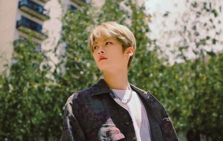 abi_bins's tweet photo. "Inefable" au hyunho 

Hw4ng Hyunj¡n es un artista, que se está apagando. 
¿Qué pasará cuando conozca a Lee M¡nh0?
quién tuvo la obligación de asistir a una exposición de pinturas que no entendía, sin embargo hay una de todas ellas que lo impactó. https://t.co/0U8RLwVdg0