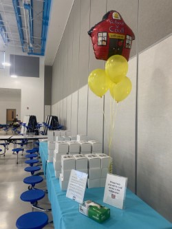 ConnMagnet's tweet photo. 💡We are very grateful for the endless support given to us by @ConnPTA ! Thank you for yesterday's luncheon! Our teachers/staff appreciate all that you for the #ConnE #CONNmUNITY! #Illuminatelearning #CONNections #CONNeffect
@wcpssmagnets
#PTAsupport
@WCPSS https://t.co/F6EOLR4QhO