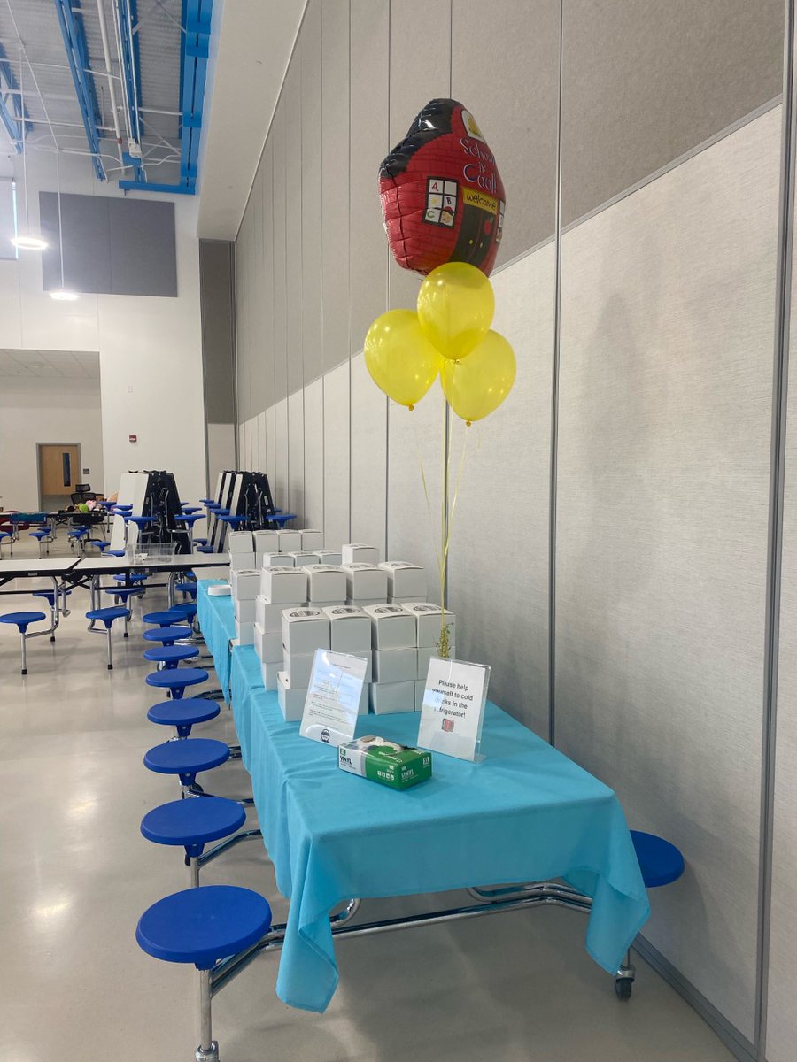 ConnMagnet's tweet photo. 💡We are very grateful for the endless support given to us by @ConnPTA ! Thank you for yesterday's luncheon! Our teachers/staff appreciate all that you for the #ConnE #CONNmUNITY! #Illuminatelearning #CONNections #CONNeffect
@wcpssmagnets
#PTAsupport
@WCPSS https://t.co/F6EOLR4QhO