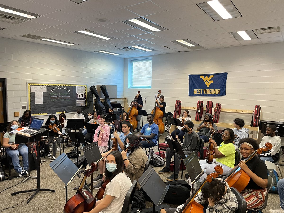 FreedomStrings's tweet photo. First day with instruments in hand! Wonderful things are happening here at @FreedomHS_PWCS @PWCSNews! #eaglenation #pwcs #orchestra #freedomhs https://t.co/Szo36KcsVz