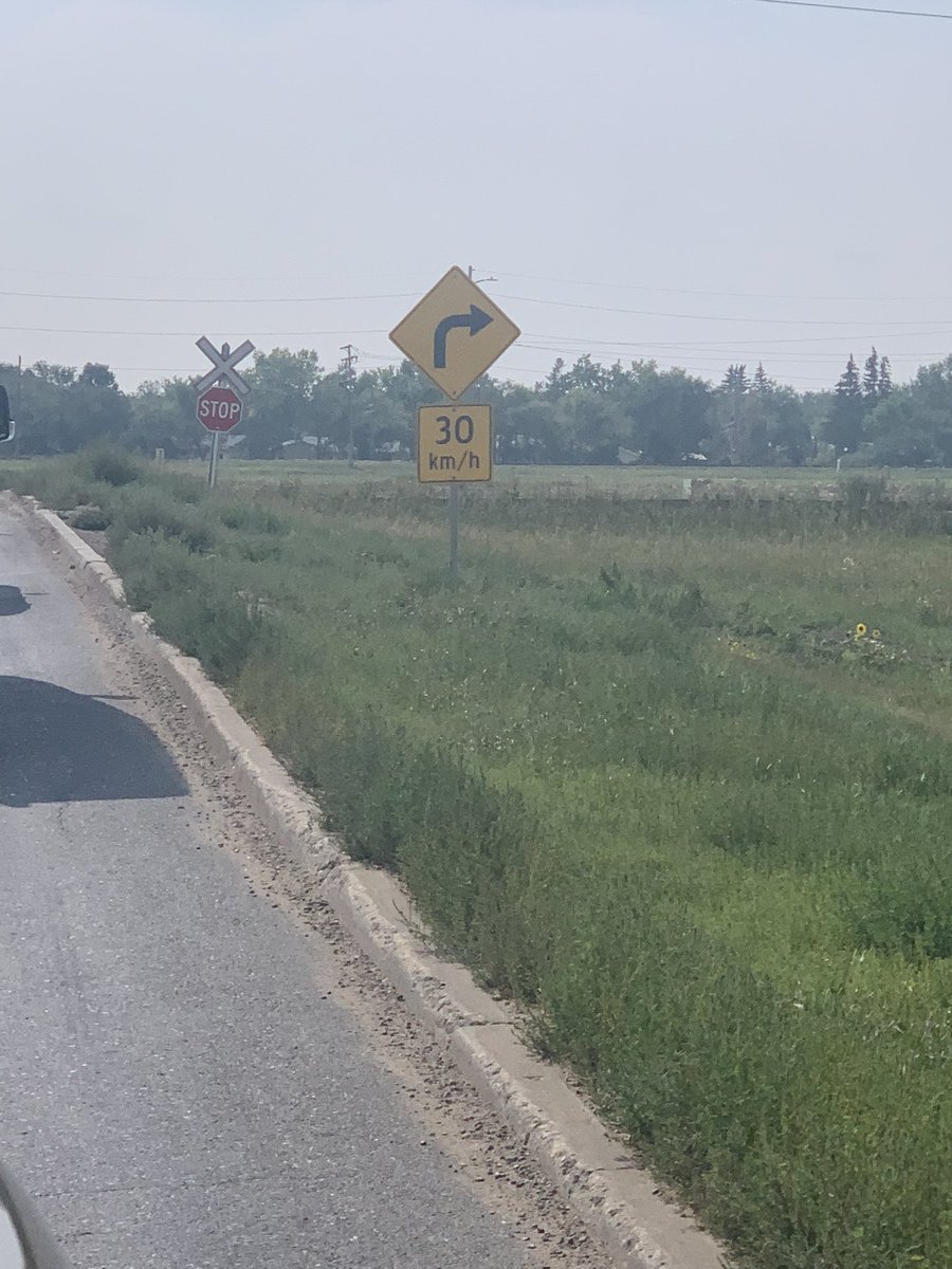 jason_74's tweet photo. @CityofRegina It’s southbound on fleet at the tracks. https://t.co/WCnWoblJtE