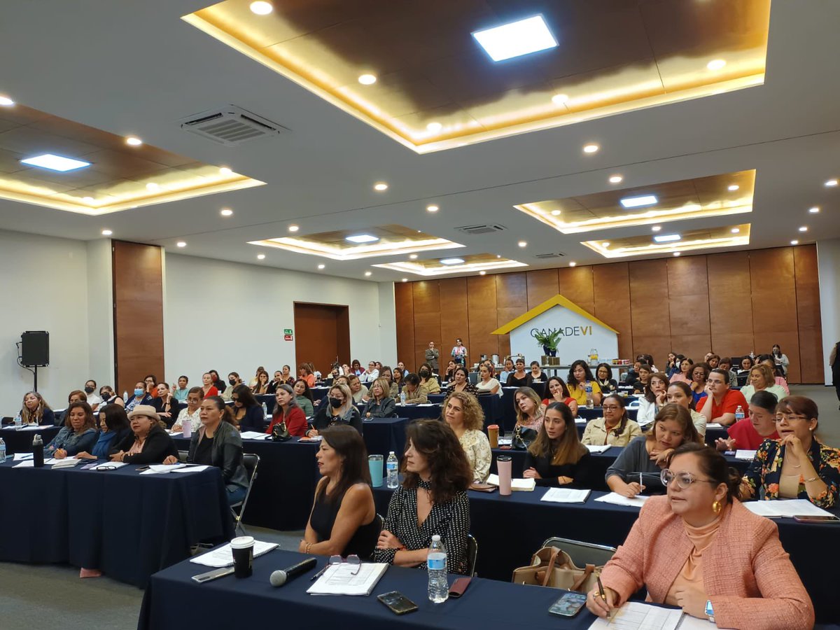CANADEVIGto's tweet photo. CURSO DE VENTAS 🙋‍♀️

Ayer martes continuamos con nuestro curso de ventas dirigido para mujeres. No cabe duda que actualizar conocimientos y brindar herramientas son muy útiles hoy en día para el mundo de las ventas. 

#SoyCanadeviGto https://t.co/MWCcvldNBs
