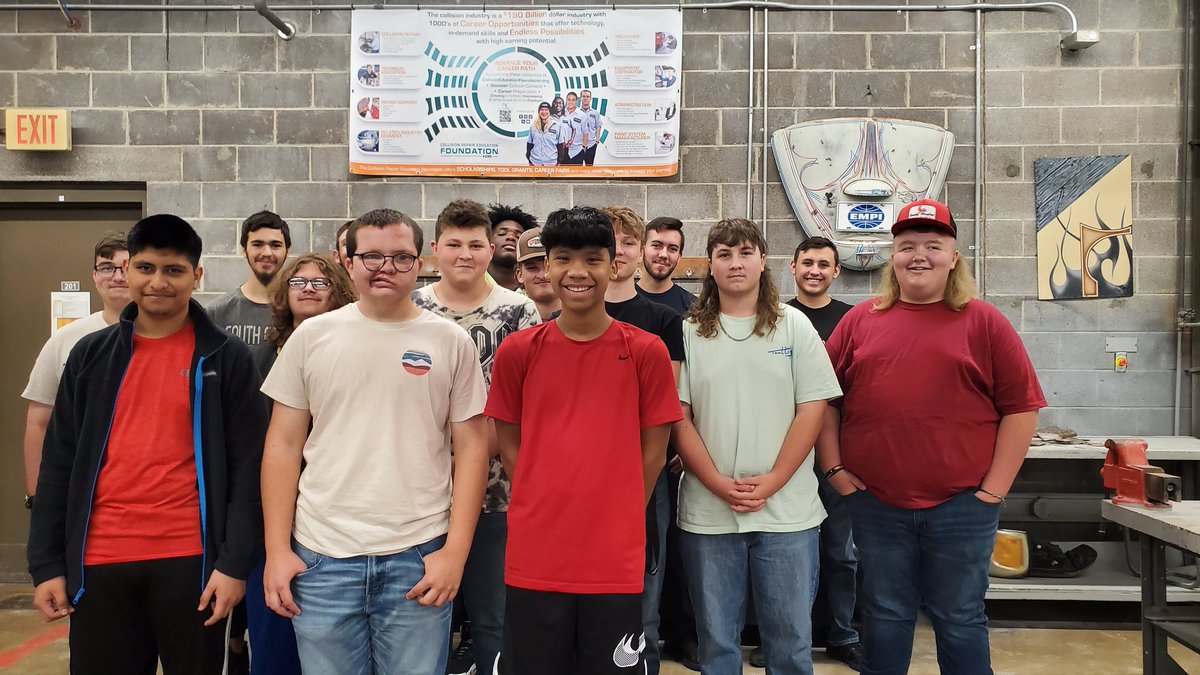 kimbgass's tweet photo. Beginning Collision Repair Tech students completing the final steps of Dual Enrollment !!!! Technical College Credit @MorristownTCAT @jlwhitson1 #LearnGrowDoGTC
@GreenevilleCity @GreeneTechCtr @GreeneCoSch ๐๐๐ป https://t.co/TersMLQNbA