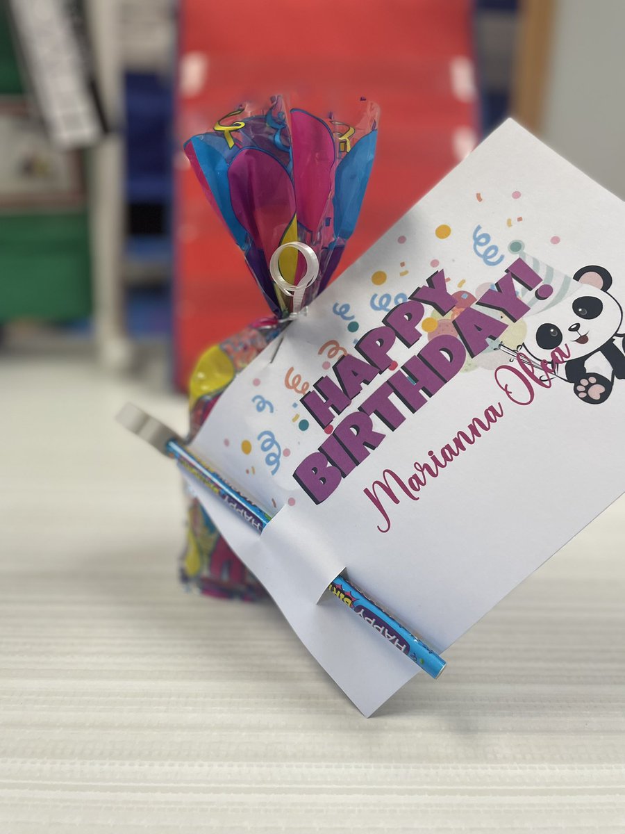 WMckimmey's tweet photo. @PierceECPandas celebrating staff birthdays! #thepowerofus #powerofpositivity #iisdcla https://t.co/zt5olR2qsR