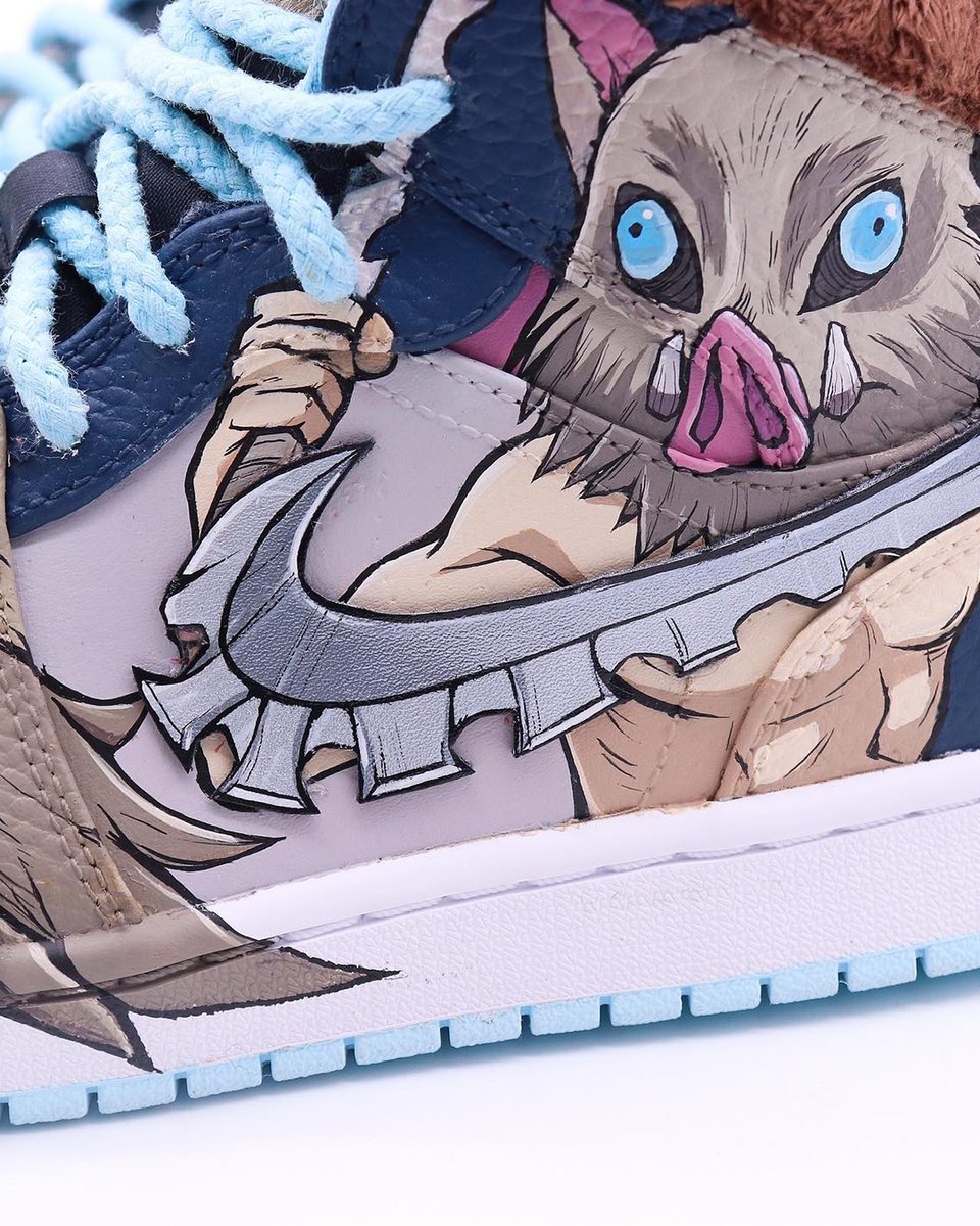 SneakerNews's tweet photo. Inosuke-inspired Demon Slayer x AJ1 customs 🐗 https://t.co/eYKudEe7DJ