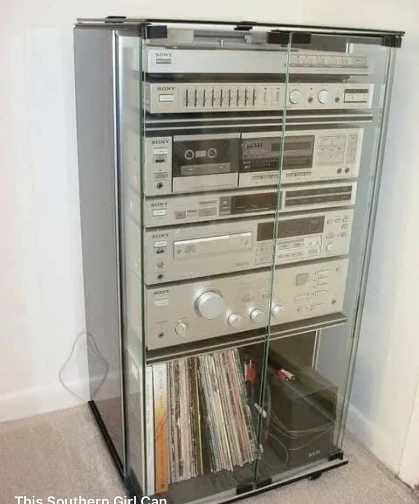 ChanaeConnell's tweet photo. Having one of these back in the day was automatic clout! https://t.co/c6eRDFGfP3
