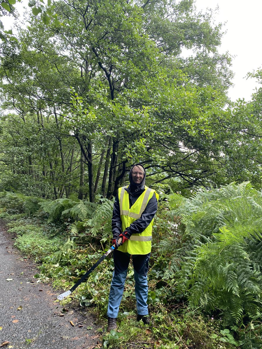 JaneFilshill's tweet photo. Nice to be back to helping make a difference of a different sort in @lomondtrossachs with my team 💚 A truly wholesome day! https://t.co/ifviq9PuiO