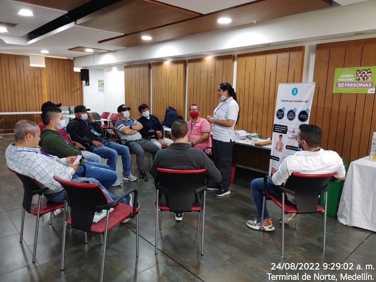 ATPAasociacion's tweet photo. Agradecemos a la @ansvcol por tenernos en cuenta al transporte intermunicipal en Antioquia en su primer ciclo de capacitaciones en  primer respondiente ante accidentes de tránsito, primer grupo 51 conductores en @TerminalesMed @MinTransporteCo @Supertransporte @GuillermoReyGo https://t.co/P0e5PBNOpG