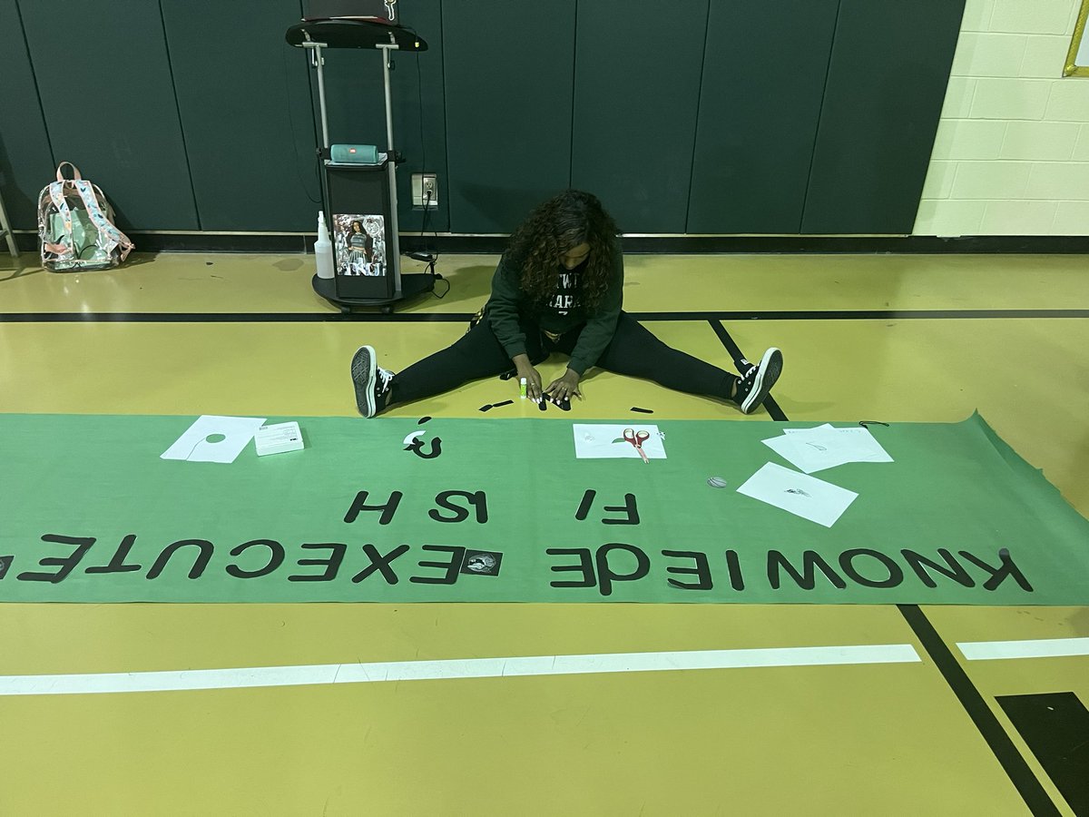 Coach Q is working hard on her off period with this poster! She’s not the best arts and crafts person but she’s trying LOL. Hit the like button to show our coach some love 👏 #knowledge #execute #finish  <a href="/AldineISD/">Aldine ISD</a> <a href="/AldineSports/">AldineISDSports</a> <a href="/ShotwellMS_AISD/">Shotwell Middle School - Aldine ISD</a>