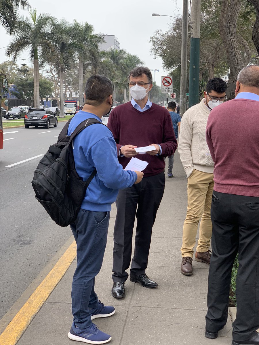 sutecaperu's tweet photo. Realizamos entrega de volantes informativos en el frontis de @EmbaChile_Peru y @EmbajadaEspPeru. Representantes de Chile y España en Perú conocieron nuestro caso y están al tanto de la vulneración de derechos humanos de las empresas #DREAMS y #CIRSA contra integrantes de #SUTECA https://t.co/9p3FaDI4KP