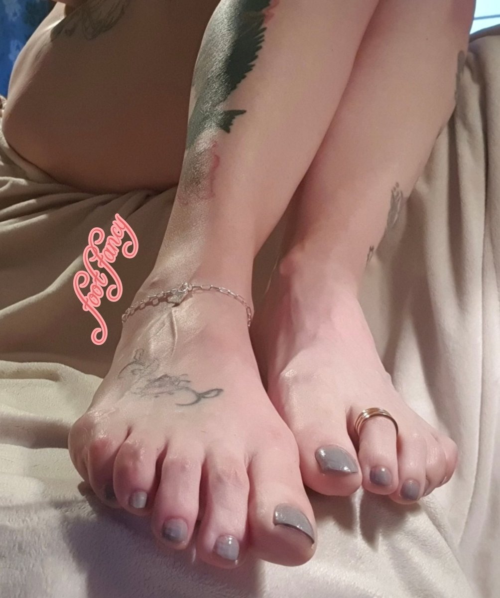 footfancy2022's tweet photo. First month free atm so join me and give my feet the attention they deserve 
https://t.co/yLA0x7vGhv https://t.co/zzSTJE3zfT