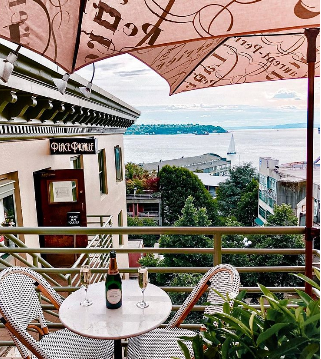 EatGuideSeattle's tweet photo. Seattle Summer Slays! โ๏ธ
Place Pigalle is the perfect spot to enjoy beautiful views and a refreshing cocktail. โ๏ธ๐ฅ๐ธ
๐@placepigalle
#TheEatGuide #seattlesummer #drinks #cocktail #visitseattle #seattlefood #seattlewashington #seattlewa #seattleblogger #washingtonstate https://t.co/EpDoV3G3MD
