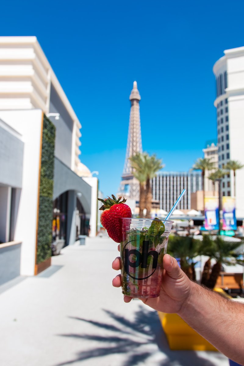 PHVegas's tweet photo. Its always sunny at #TheScenePoolDeck โ๏ธ
Reserve cabanas and daybeds โก๏ธ https://t.co/02vetWTKCK https://t.co/ZnkjOb03E3