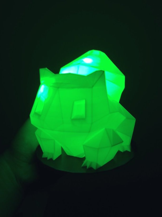 akami3d's tweet photo. Este finde a la #LÉREZUP también llevare de mis pokelámparas. Habrá para comprar los modelos de de Squirtle, Charmander, Bulbasaur, Gengar y Pikachu :3 https://t.co/Lw9Xl1bkzs