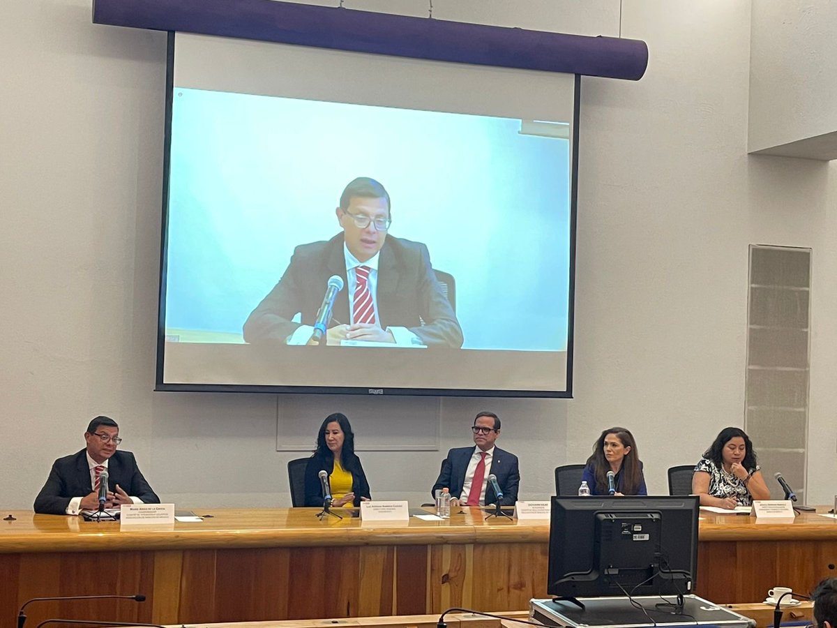 Mario Arias, Comité de Atención a Usuarios ABM, Luz Ramírez, Directora General de <a href="/VisaMX/">Visa Mexico</a>, Giovanni Naar, Comité de Educación Financiera ABM, Gabriela González, Catedrática en Educación Financiera y Jessica Serrano, Directora de Educación Financiera y Fomento Cultural de <a href="/Banxico/">Banco de México</a>