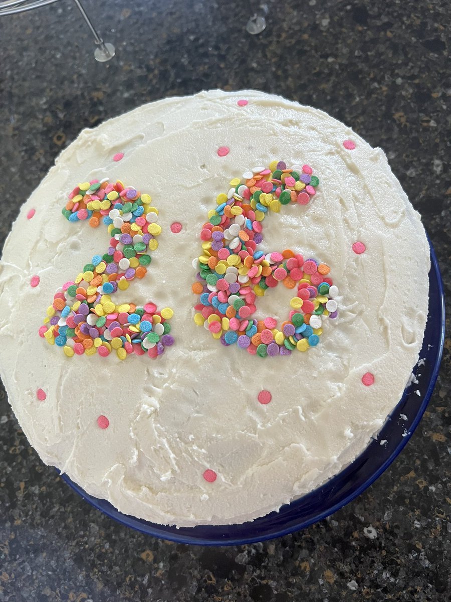 jodobro44's tweet photo. Homemade @ofdobro3 cake FTW 🥹 twenty-six 😵‍💫 #noinsurance https://t.co/yI8lv5oZm6