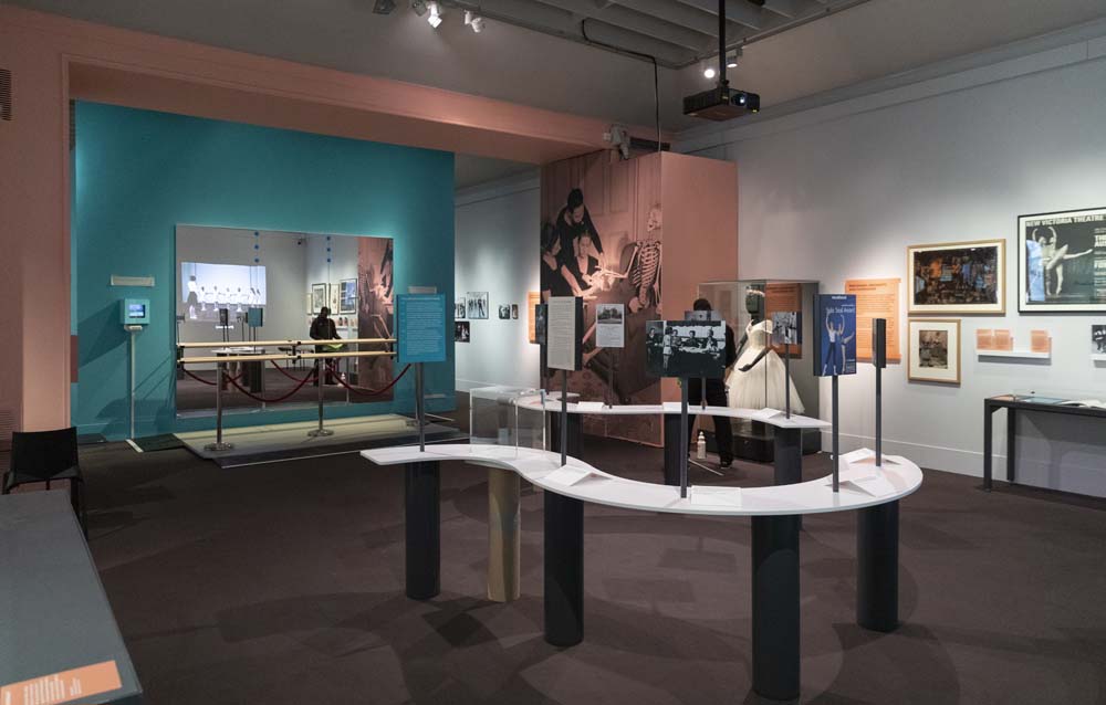 'On Point: Royal Academy of Dance at 100' closes in the @v_and_a's Theatre &amp; Performance Galleries on Monday 29th August. Don't miss your final few days to visit over the Bank Holiday weekend. vam.ac.uk/exhibitions/on…