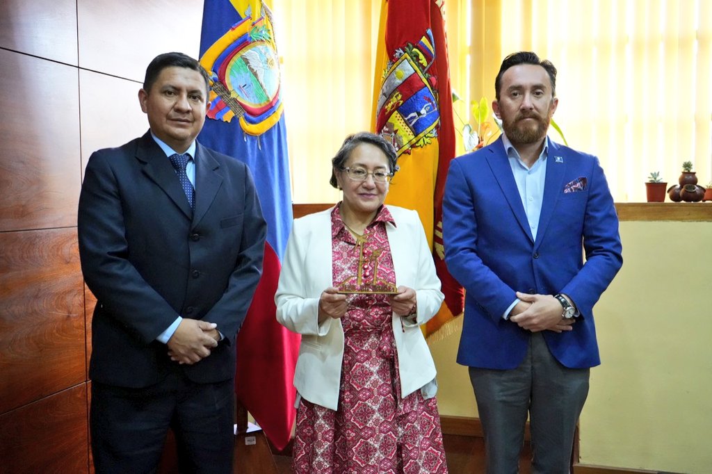 MendezAzuay's tweet image. *“Me pongo a las órdenes” *
⏭ El gerente de Elecaustro precisó la necesidad de reunirse para atender las necesidades de la provincia a través de los proyectos que deben ser concluidos ⬇️