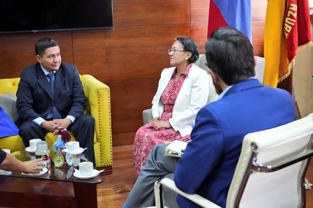 MendezAzuay's tweet image. *“Me pongo a las órdenes” *
⏭ El gerente de Elecaustro precisó la necesidad de reunirse para atender las necesidades de la provincia a través de los proyectos que deben ser concluidos ⬇️