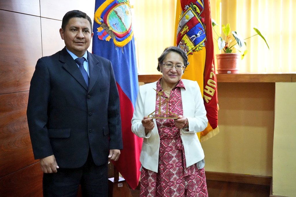 MendezAzuay's tweet image. *“Me pongo a las órdenes” *
⏭ El gerente de Elecaustro precisó la necesidad de reunirse para atender las necesidades de la provincia a través de los proyectos que deben ser concluidos ⬇️