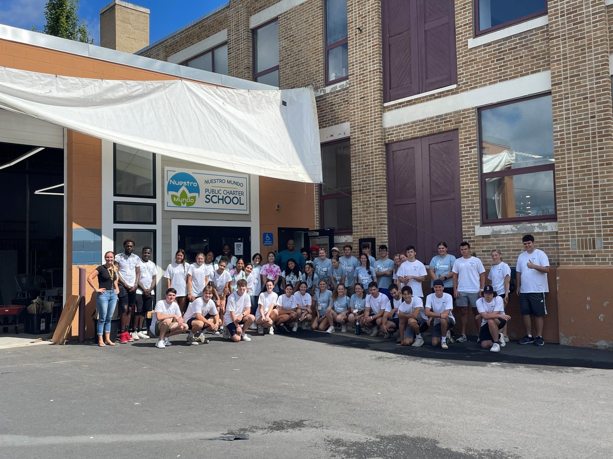 publicaffairspc's tweet photo. Providence College's Class of 2026 students who came to campus early to perform community service are at it again today. We are grateful for their service - and so are the schools! @T2STEM @NuestroMundoPCS @DOPCathSchools @spv_ri https://t.co/HcqBAM0gF3