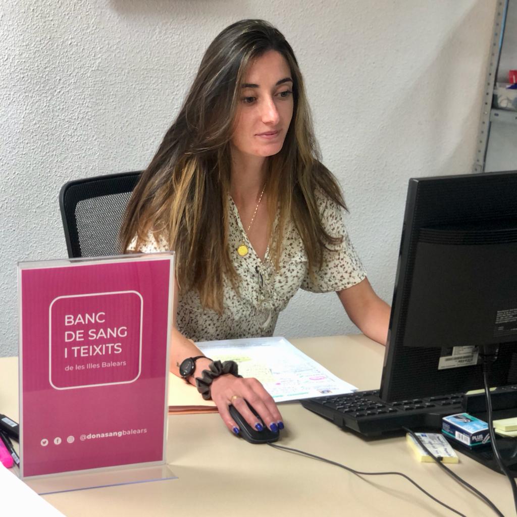 donasangbalears's tweet photo. Et presentam a na Mar Llompart 🌺 !
Treballa com a tècnica a l'àrea de Recursos Humans 👩💼 gràcies al programa Joves Qualificats 🎓 impulsat pel SOIB i finançat per la Unió Europea - #NextGeneration EU.
@soibjove_goib
#SOIBCualificados #PrimeraExperiencia #BSTIB https://t.co/rtKMvYawmI