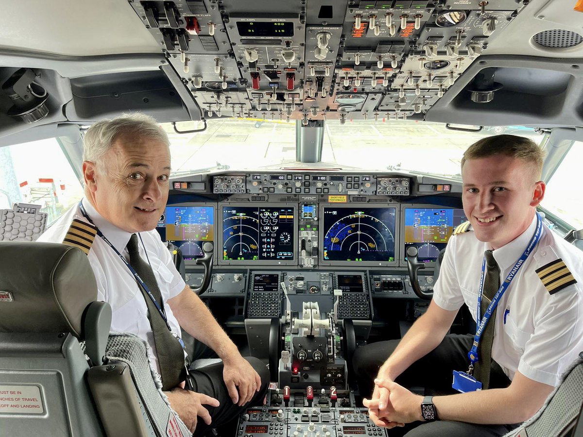 AtlanticFlight's tweet photo. Congratulations to the DAA on the opening of the new second runway (28R/10L) at @DublinAirport this afternoon. @Ryanair Mentored First Officer Gareth O’Driscoll, who trained with AFTA, operated the first flight from the new runway with Ryanair Base TRE Captain John McCarthy. https://t.co/dhGahvycFD