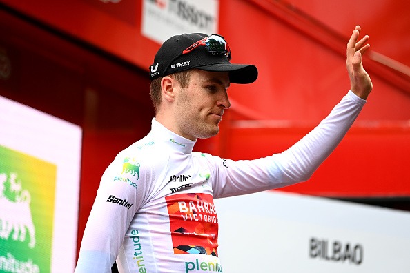 BonnetHJavier's tweet photo. #Ciclismo 🚴♂️ l #LaVuelta22 El británico Bahrain-Victorious se colocó como el nuevo líder de la camiseta blanca
Así va la clasificación de los jóvenes
👉🏻https://t.co/ipOUwS8PLm
#CaracolSports #LaVueltaPorCaracol #VamosEscarabajos
#FredWright🇬🇧 https://t.co/4w3Wy3L7MZ
