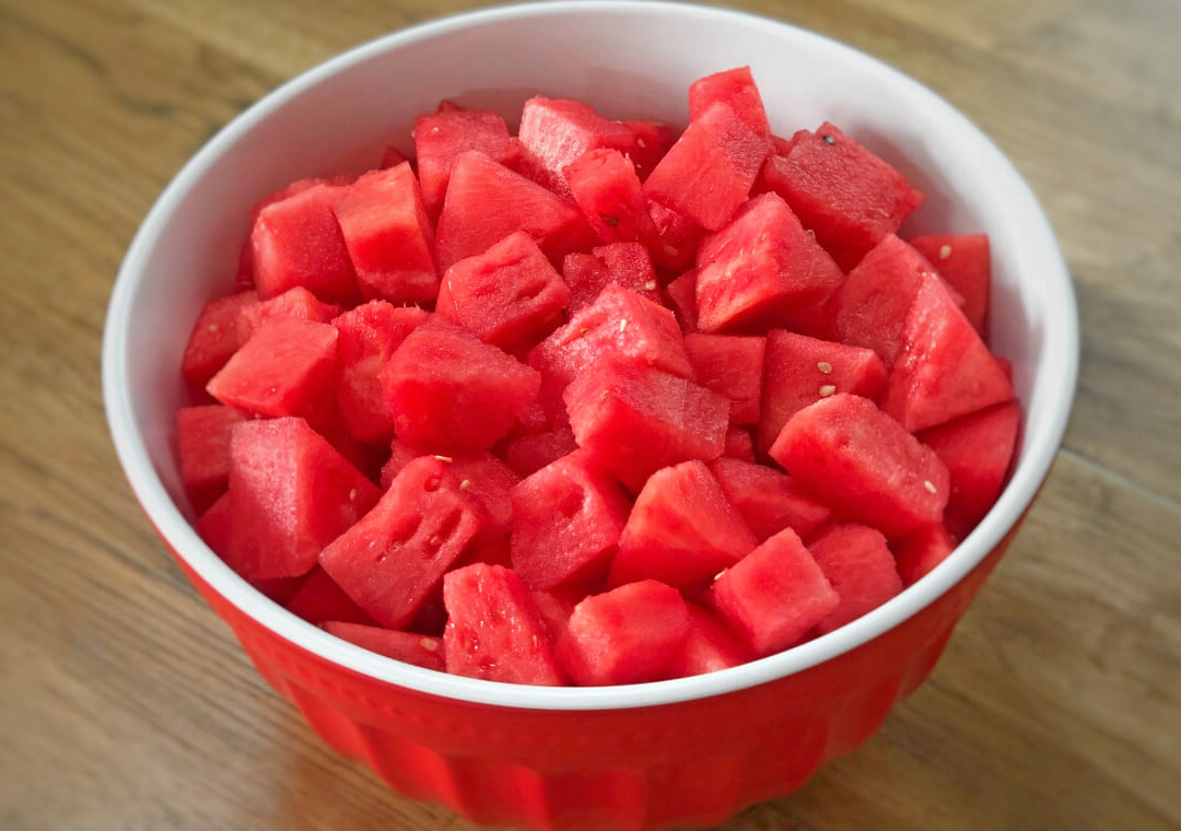 Carlypst's tweet photo. Carly has a #wednesdaythought !!!! Watermelon is my favorite summer food!!! MMMM, so sweet and juicy!
Pop it in the freezer! So refreshing! https://t.co/8qu9z7KNNY