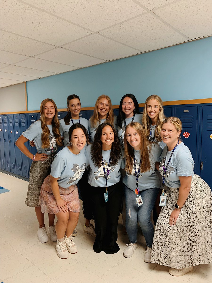 MissZwirn's tweet photo. Happy first day!! #112leads https://t.co/WcPYiCQWJk
