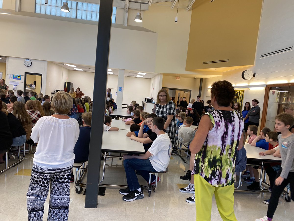 foxc6super's tweet photo. #FoxC6StrongFirstDay Antonia Middle School reviewing lunchroom protocols! https://t.co/twdQaNO8WW