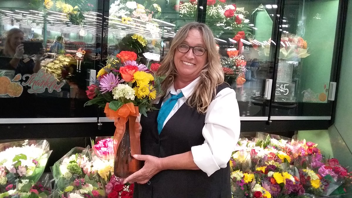 RaymorePC's tweet image. We are SO happy to have Leanne at our Raymore Price Chopper! She is a phenomenal designer!