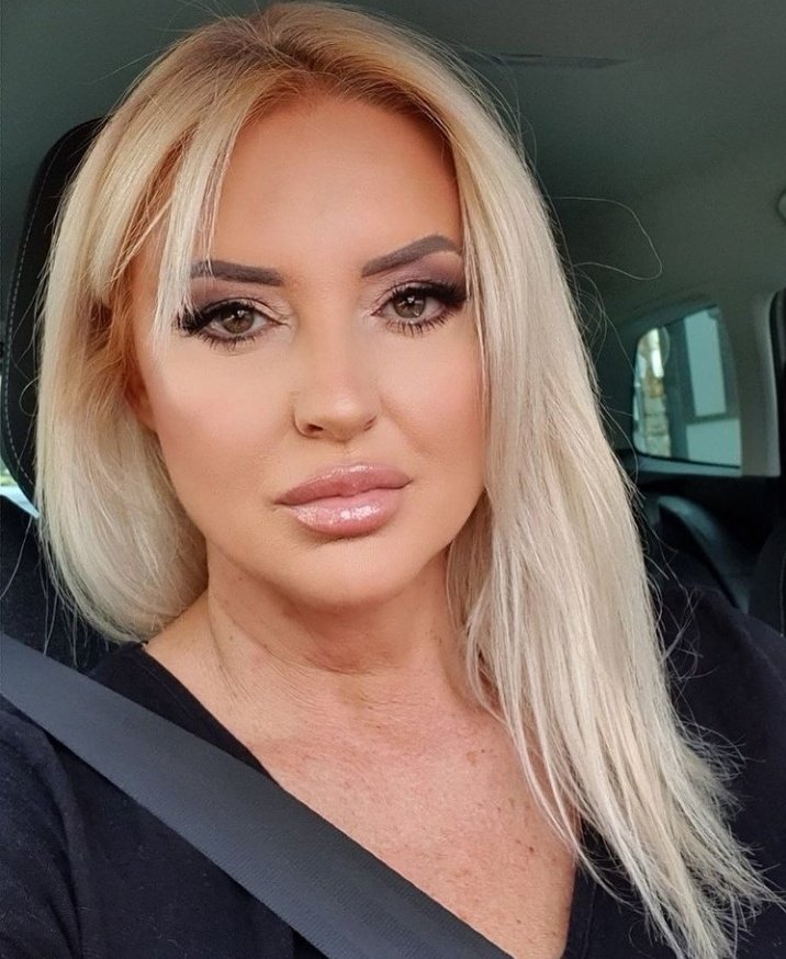 Gece boş olan Görüşmek isteyen evet yazsın takip etsin mesaj atıcam