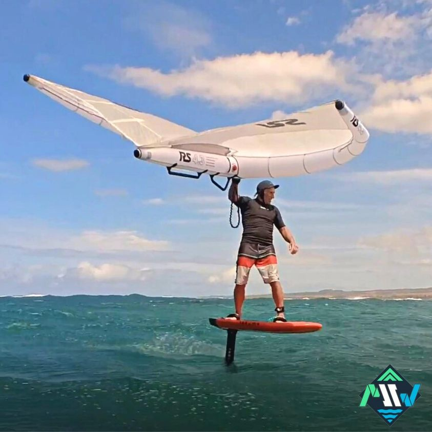 mountains2water's tweet photo. The RS Wing carbon fiber handles offer the #wingfoiler awesome riding positioning Catch the light and strong winds - Grab the RS Wing by the handle while it's in stock!
🏄♂️ Stefano
📷 @jdfollowcam
#mountainstowater #takumaconcept #wingfoil #wingfoil #watersports #rswing https://t.co/am0dwkNv0Y