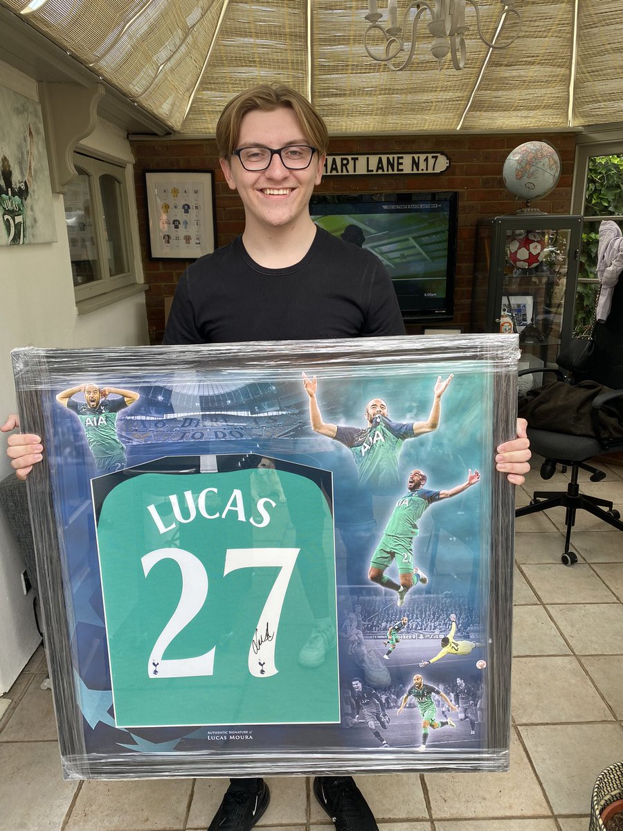 Hey <a href="/LucasMoura7/">Lucas Moura</a> my son <a href="/joepcmills/">Joseph Mills</a> with a signed shirt from that night in Amsterdam courtesy of <a href="/1MickyHazard/">Micky Hazard 525</a>. He couldn’t be happier with his 21st birthday present. COYS COYS COYS.