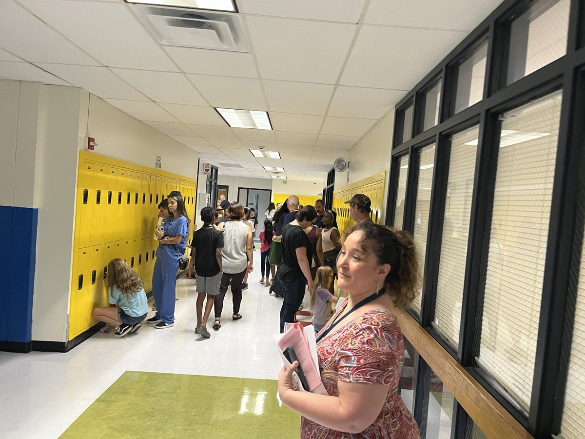 MTMSMustangs's tweet photo. Great Day welcoming in our incoming sixth graders at 6th Grade Orientation. Enjoy the rest of summer and we will see you soon!!! https://t.co/1nkYzDyTUk