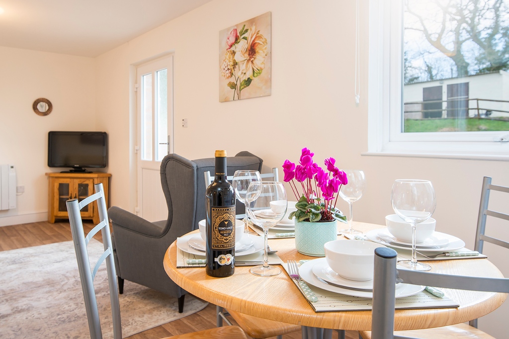coastalcottages's tweet photo. #AugBankHol Buttercup Cottage nr Narberth | 27th Aug-3rd Sept | ยฃ605
๐๏ธ Sleeps 4
๐ถ #DogFriendly
๐ณ Rural location
๐บ Large enclosed garden
๐ฅพ Footpaths & pub nearby
๐๏ธ๐ญ๏ธ 5 miles from Narberth
๐๏ธ https://t.co/z3qF2WFVEA
#visitpembrokeshire #visitwales #coastalcottages https://t.co/KyCKQU4Hij