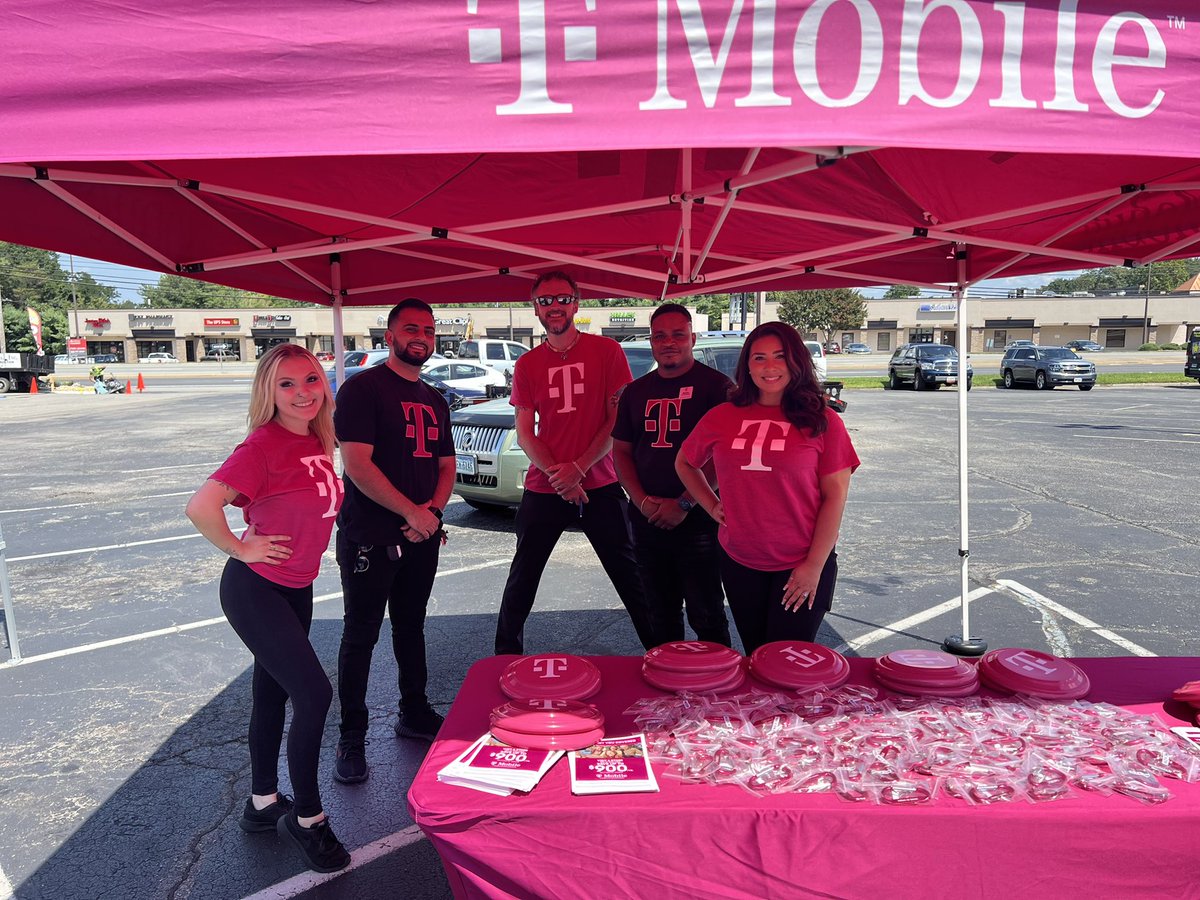 First Radio Remote for the #Roanoke market! Even the DJ took advantage of our Home Internet deals! <a href="/949starcountry/">94.9 Star Country</a> came out and gave away some <a href="/govtmuleband/">Gov't Mule</a> concert tickets!