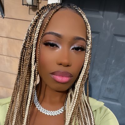 DearFakeHoes's tweet photo. #NewProfilePic https://t.co/XwhO2hkGb1