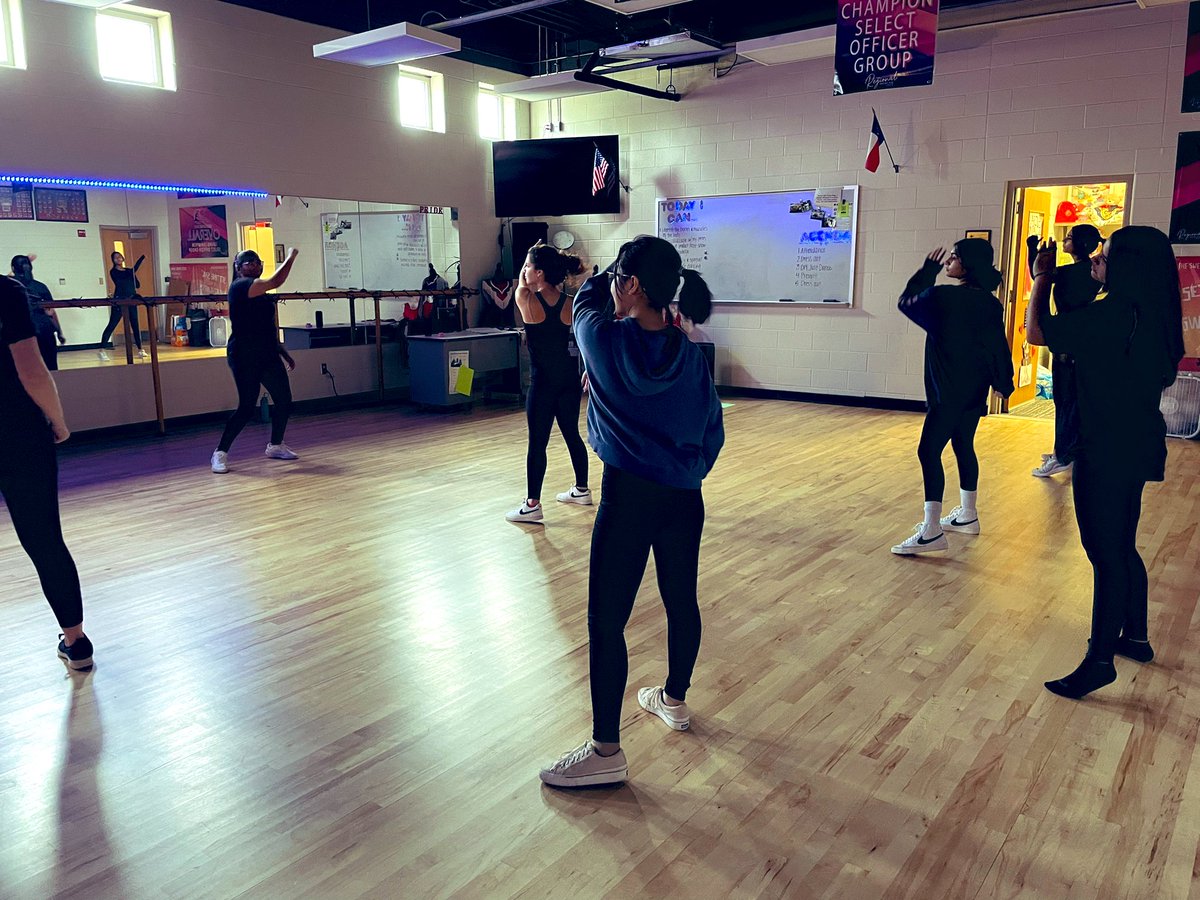 Centennial HS on Twitter "RT CHS_Dance4 🪩 Today in Dance 🪩 Students