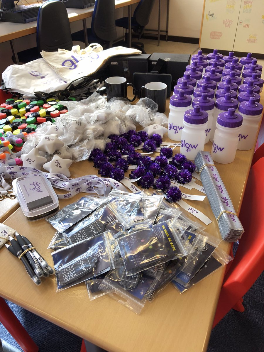 SamfatAE's tweet photo. A massive thank you to @GlowScot for the fantastic Glow goodies they sent us for their #ItsTimeToGlow giveaway. Totally unexpected and so appreciated. The staff and pupils will get some lovely surprises this year. @KirkcaldyHigh https://t.co/oUOtTQYnyW